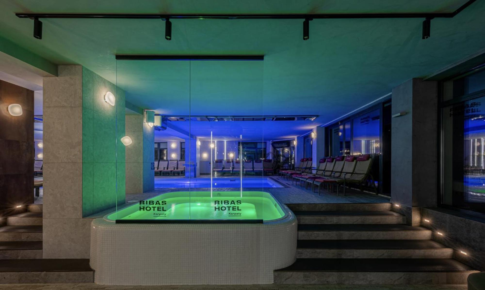 Ribas Karpaty Hotel Boekovel Buitenkant foto