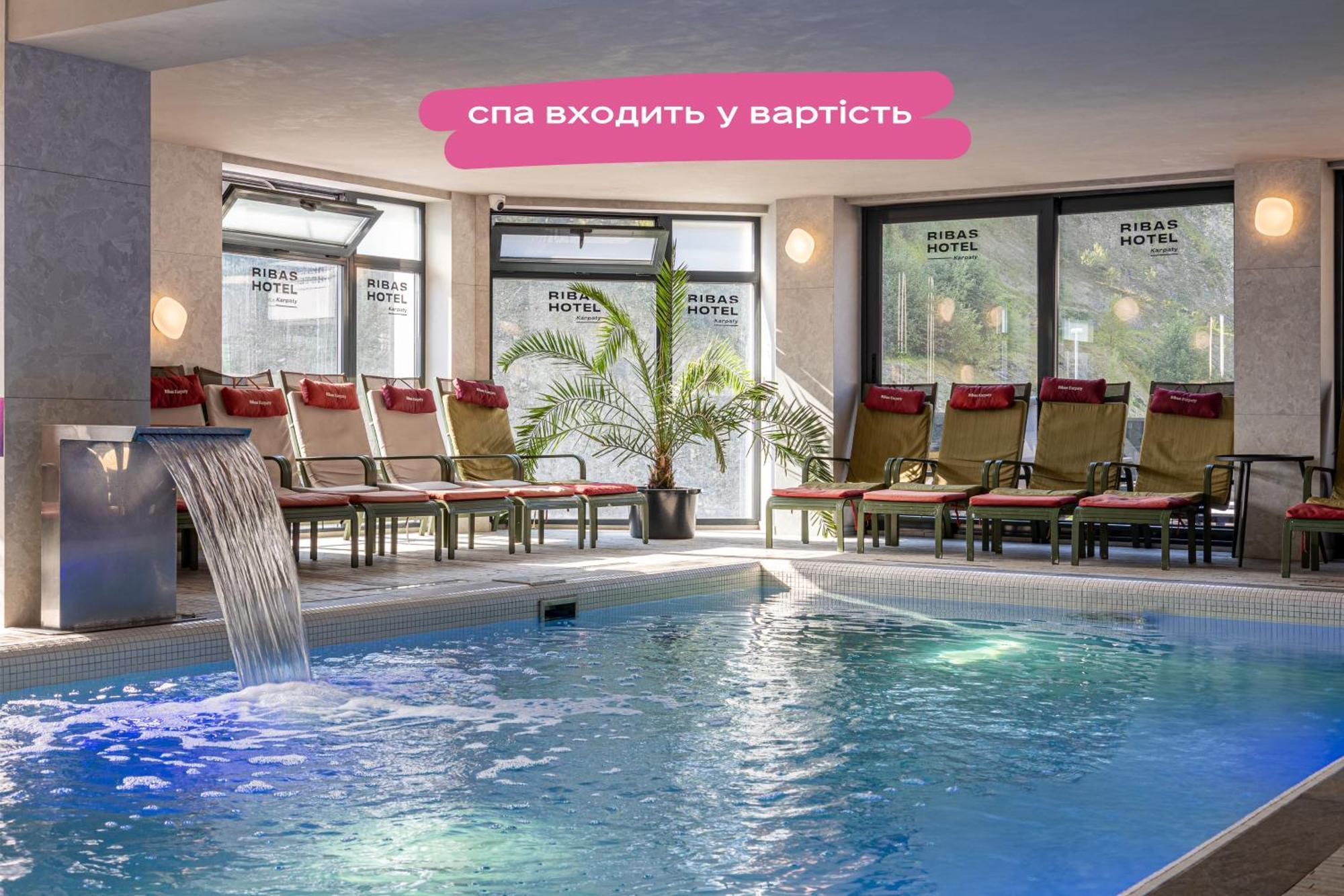 Ribas Karpaty Hotel Boekovel Buitenkant foto